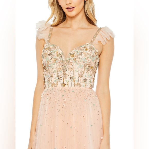 MAC DUGGAL
Cap Sleeve Embellished Tulle Gown - Picture 3 of 15